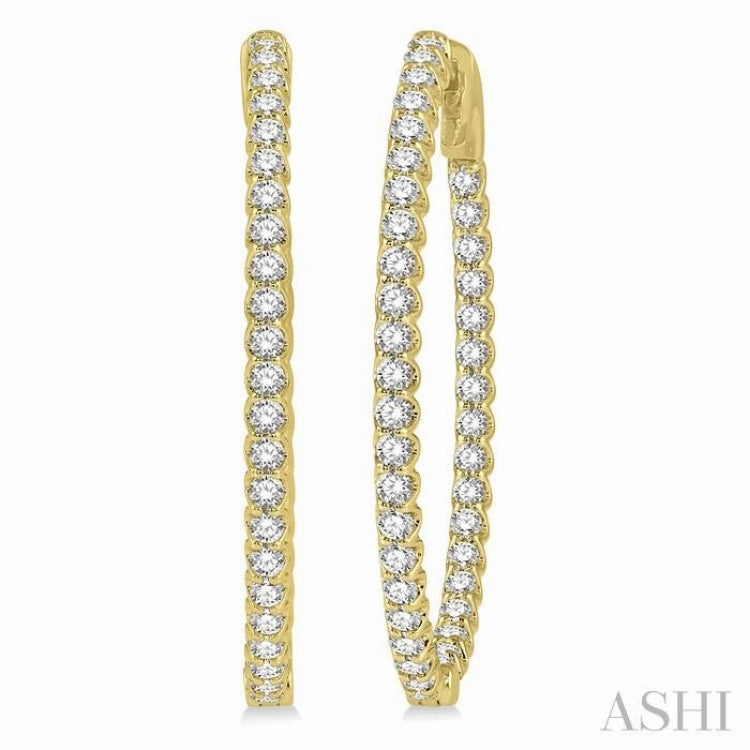 Sparkling Pieces 1 1/2 ctw Inside-Out Round Cut Diamond Oval Shape Hoop Earrings in 14K Yellow Gold