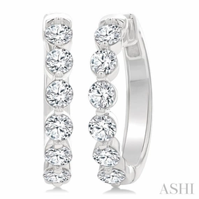 Accent Focus 1 1/2 Ctw Prong Set Round Cut Diamond Hoop Earrings in 14K White gold