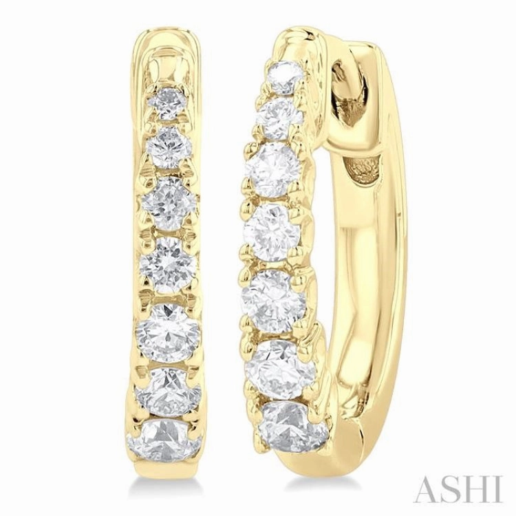 Highlight Moment Soft Glam 1/4 Ctw Graduated Round Cut Diamond Fashion Huggie Petites in 10K Yellow Gold