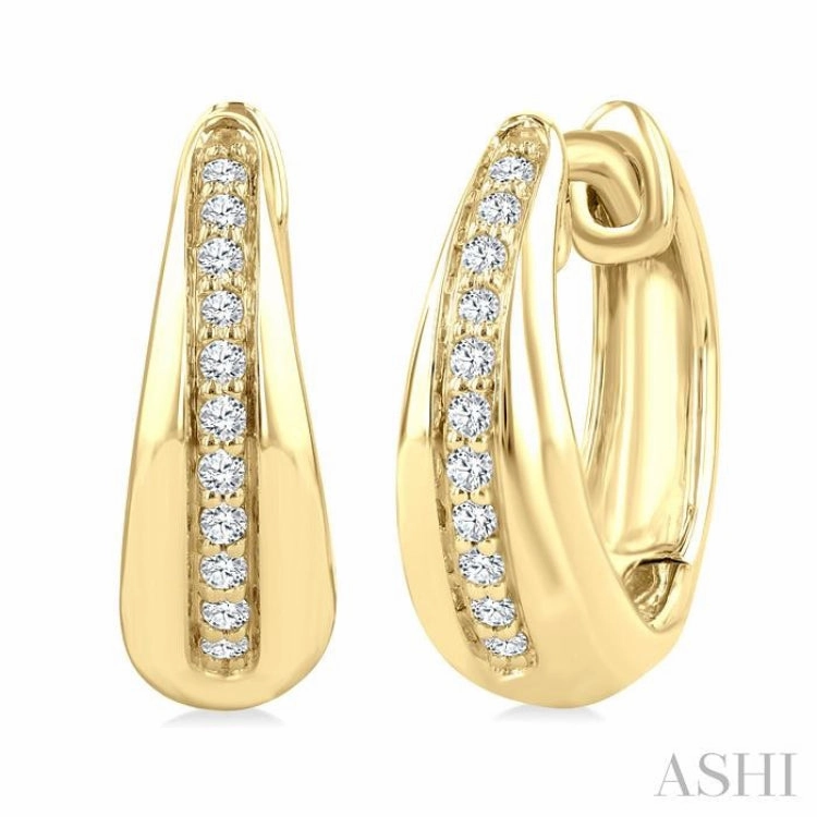 Metallic Touch 1/6 Ctw Round Cut Diamond Bold Hoop Fashion Earrings in 10K Yellow Gold