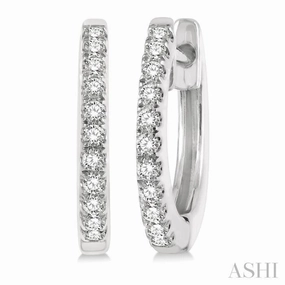 Dynamic Shape Classic Layer 1/6 Ctw Round Cut Diamond Petite Fashion Huggie Earrings in 14K White Gold
