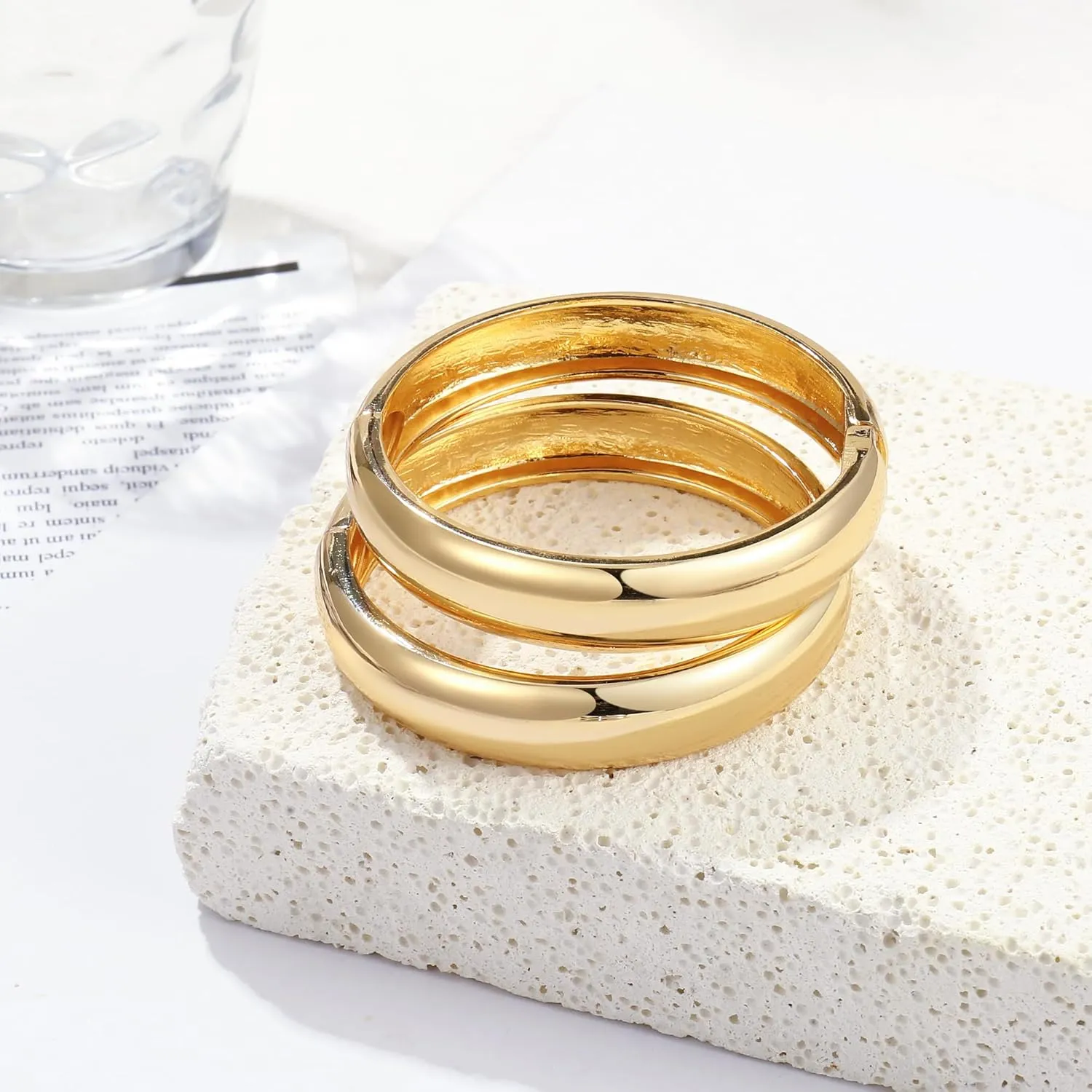 2Pcs Bangle Bracelets for Women Gold Arm Cuff 14k Gold Plated Chunky Gold Bangle Set Hinged Cuff Bracelets Trendy Arm Cuff Jewelry for Women