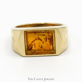 Men's Rectangular Amber Ring in Arrow Designed 14k Yellow Gold Mounting Elegant Outfit Balanced Detail
