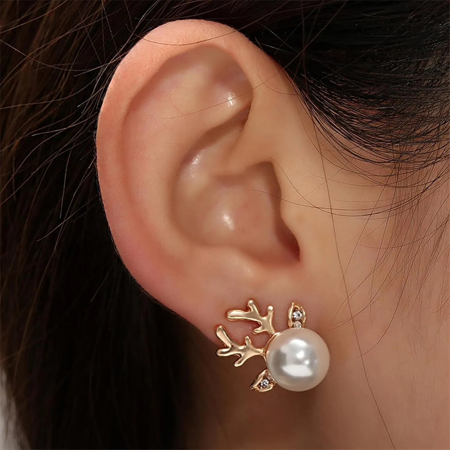Christmas Pearl Deer Earrings for Women Fashion Sparkly Unique Holiday Jewelry Stud Earrings Christmas