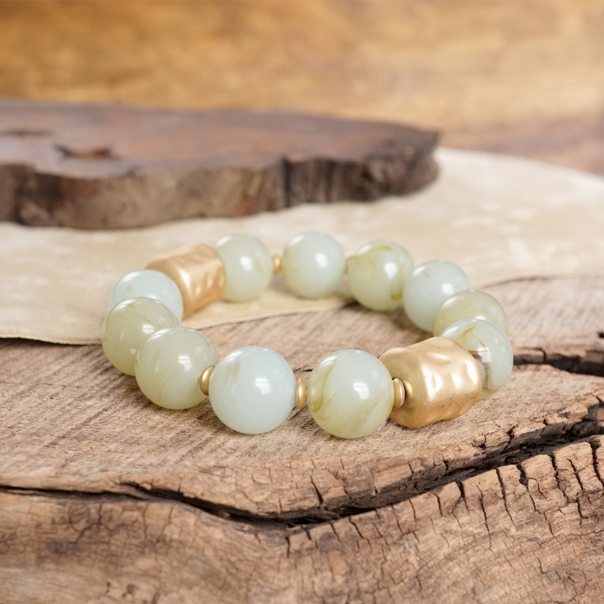 Chunky Beaded Statement Bracelets Gold Red Brown Green Gray High-End Detail