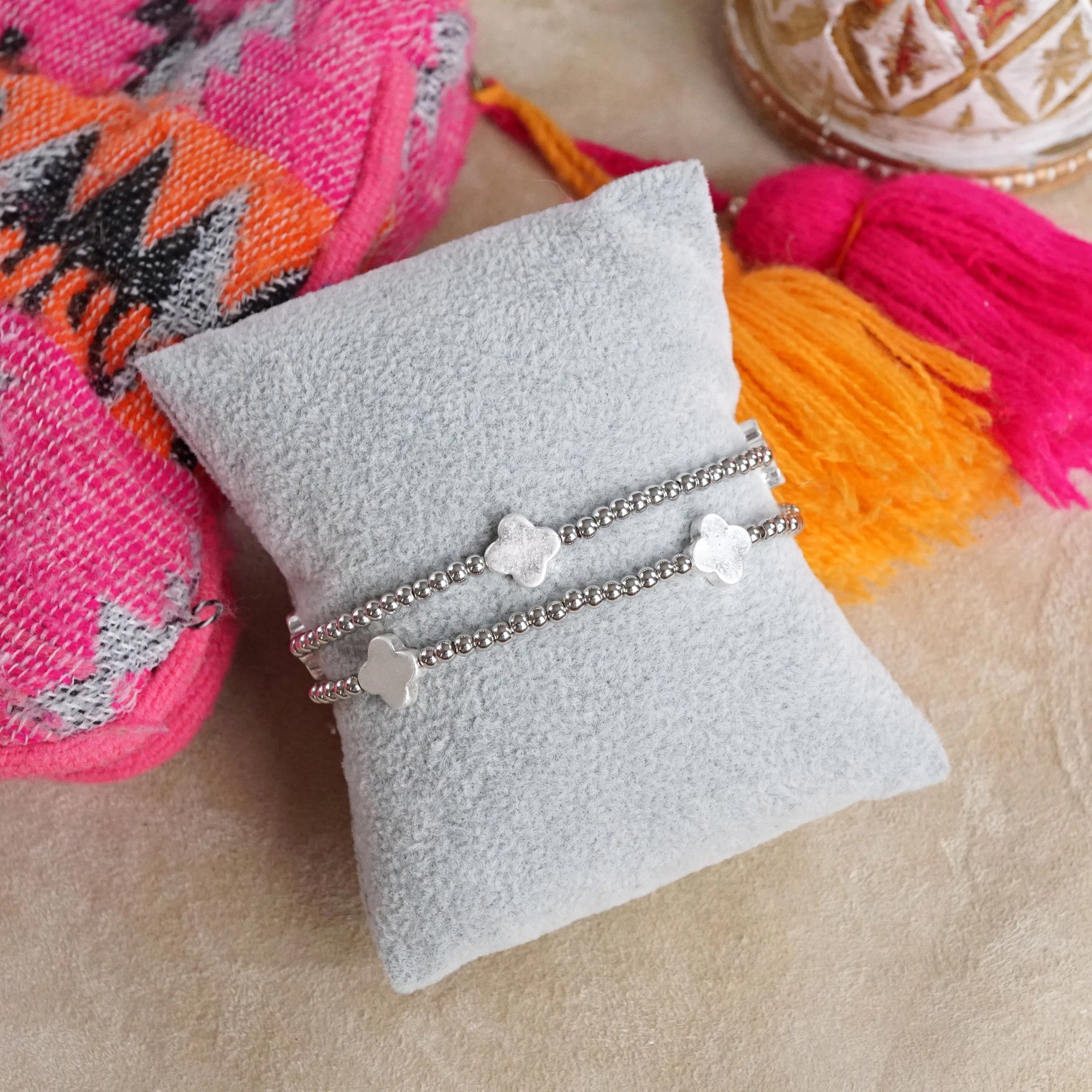 Trusted quality Cross-Cultural Appeal Clover and Tiny Ball Beads Bracelet Sets ?C Worn Gold or Silver Tone