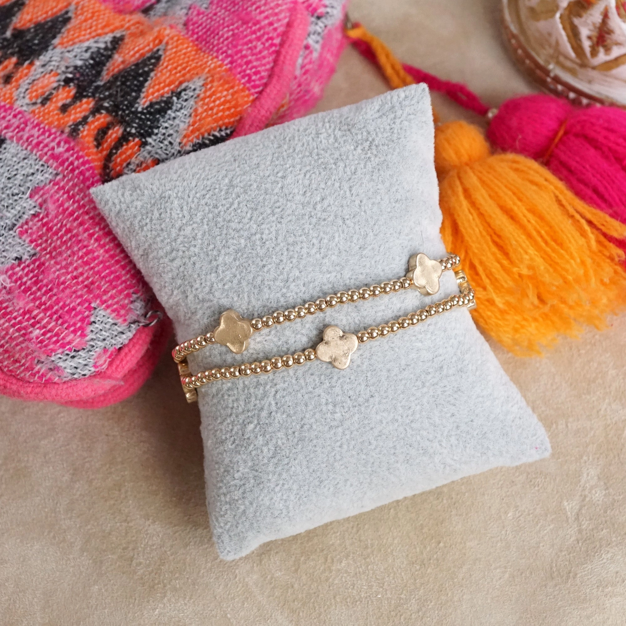 Structured Build Clover and Tiny Ball Beads Bracelet Sets ?C Worn Gold or Silver Tone