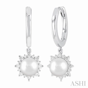 5.5 MM Round shape Cultured Pearls and 1/5 Ctw Round Cut Diamond Petite Fashion Huggies in 10K White Gold Work Outfit Zoom Focus