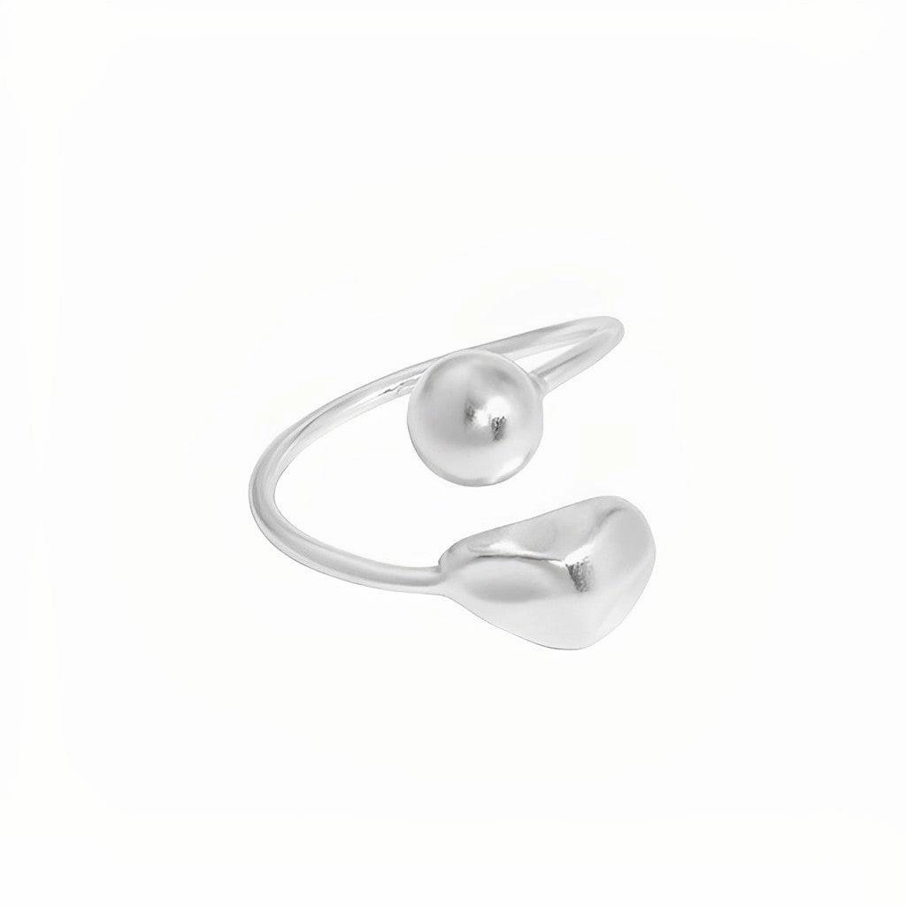 Crossover Ring - Polyhymnia Luxurious design Clean Accent