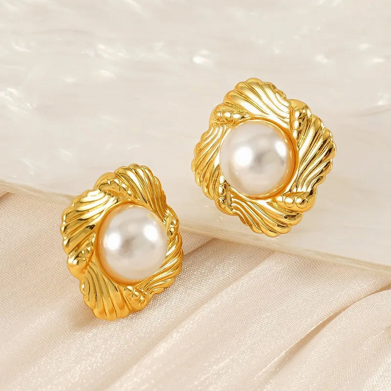 Square Shaped 304 Stainless Steel 18K Gold Plated Pearl Stud Earrings Contemporary Decoration