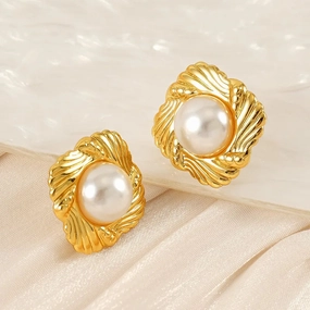 Square Shaped 304 Stainless Steel 18K Gold Plated Pearl Stud Earrings Contemporary Decoration