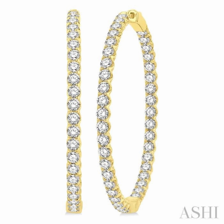 Stylish Touch 7 Ctw Inside-Out Round Cut Diamond 1 3/4 Inch Hoop Earrings in 14K Yellow Gold