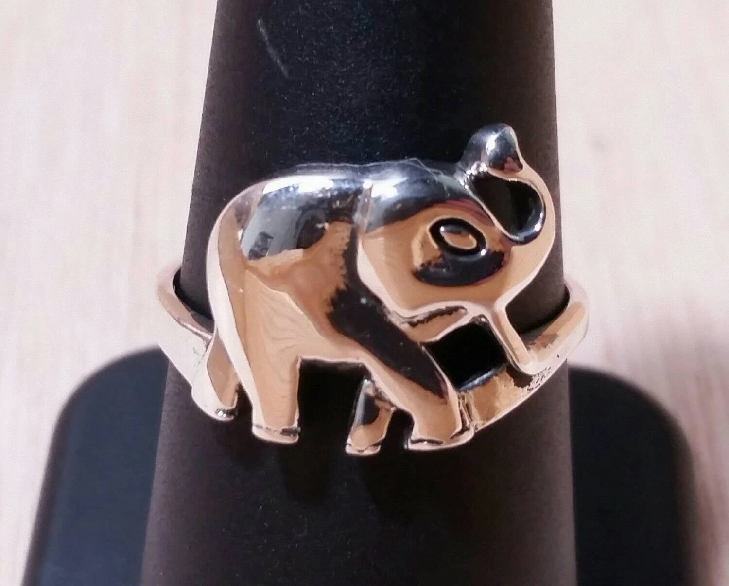 Sturdy Jewelry Classic Style Elephant Ring