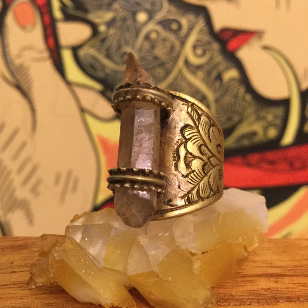 Size inclusive Crystal Ring