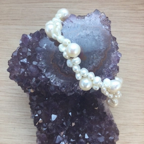 Freshwater Pearl Bracelet Cross-Cultural Acceptance Style Leader