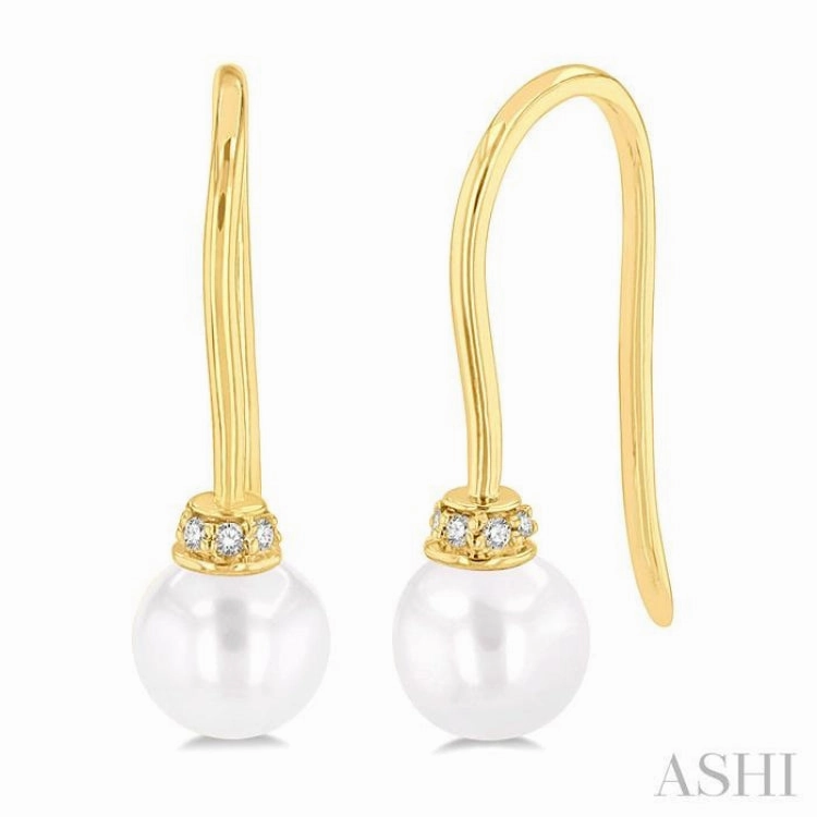 5.5 MM Round Shape Cultured Pearls and 1/20 Ctw Round Cut Diamond Petite Fashion Earring in 10K Yellow Gold Gloss Appeal Weekend Chic