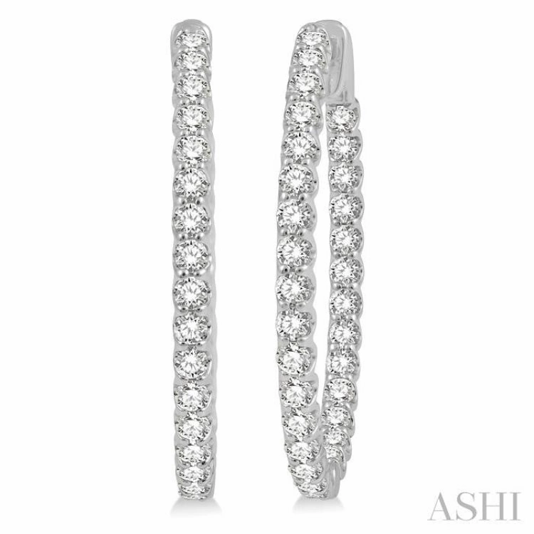 Timeless Beauty Bold Detail 3 Ctw Inside-Out Round Cut Diamond Oval Shape Hoop Earrings in 14K White Gold