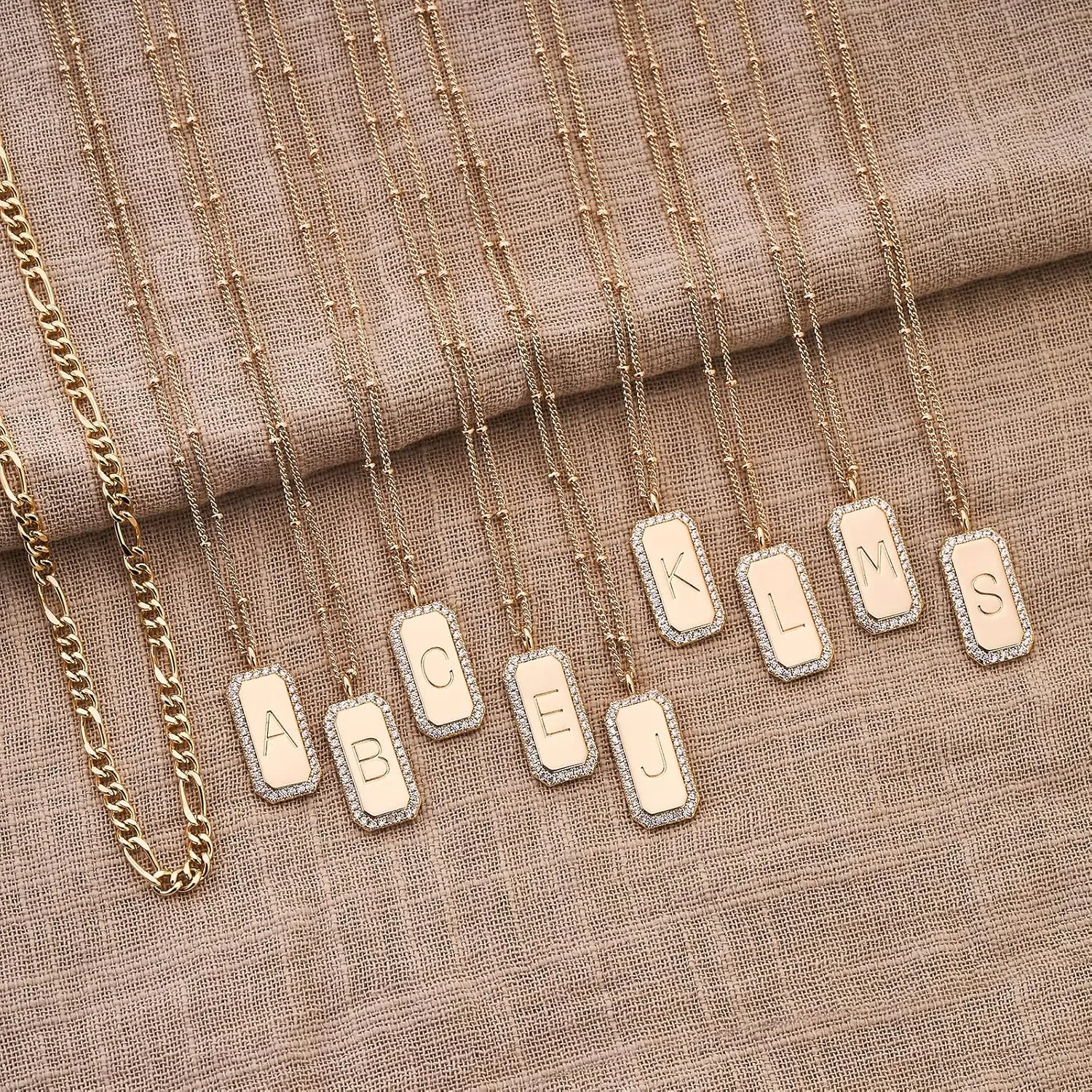 Gold Initial Necklace for Women 14K Gold Plated Figaro Chain Choker Layered Necklaces Set Bar Rectangle Pendant Necklaces Simple Dainty Letter Necklace Everyday Gold Jewelry