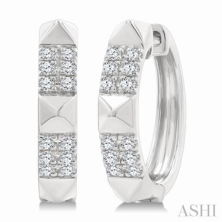 Graceful Shine Smooth Curve 1/4 Ctw Round Cut Diamond Pyramid Huggie Earrings in 10K White Gold