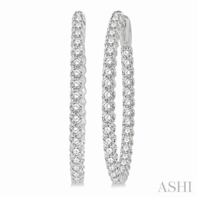 Glossy Accent Artistic Touch 2 ctw Inside-Out Round Cut Diamond Oval Shape Hoop Earrings in 14K White Gold