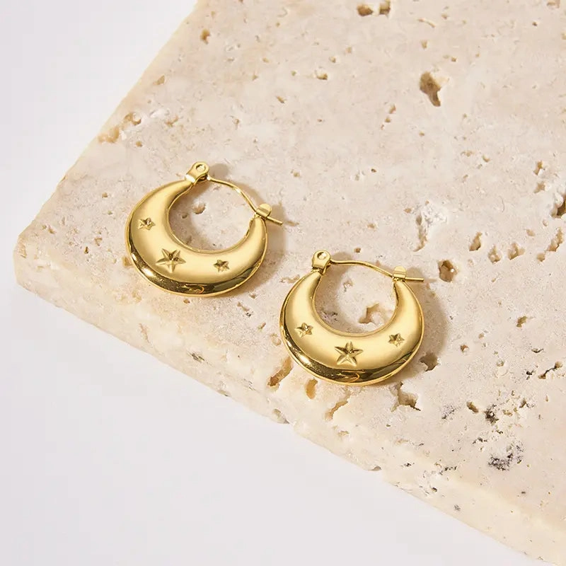 Solid Shaped Star Engraved 18K Gold Plated Stainless Steel Anti-Tarnish Hoop Earring Lightweight feature Sophisticated Embellishment