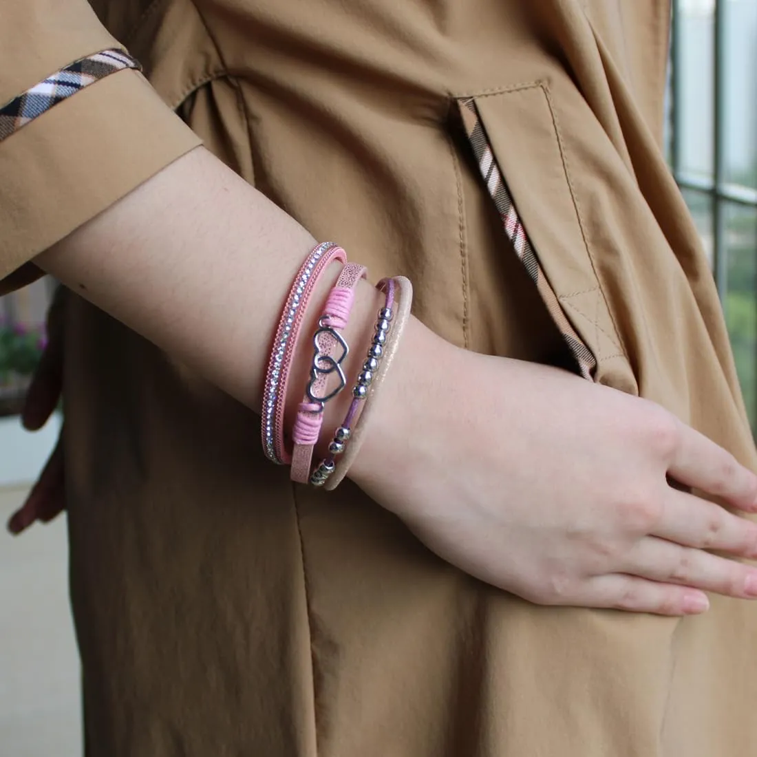 HAHAHE® Women's Boho Leather Wrap Bracelets Trendy Layered Bracelets with Magnetic Clasp Strackable Bohemian Jewelry Fashion Gifts