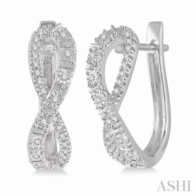 Exclusive Gifts 1/6 Ctw Entwined Round Cut Diamond Hoop Earrings in 10K White Gold
