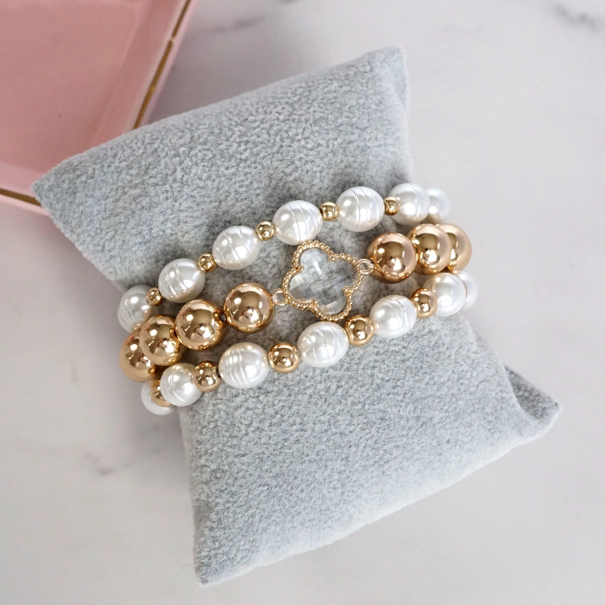 Mixable Elements Pleasant Composites Chunky Beads & Clover Charm Statement Bracelet Set ?C Bold & Elegant