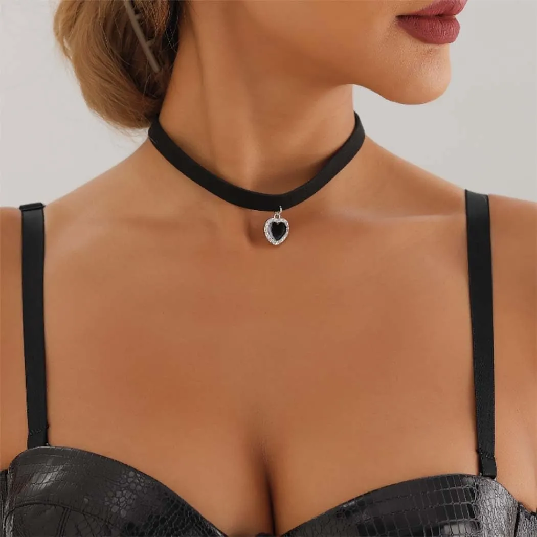 Layered Black Choker Necklaces for Women Puff Heart Pendant Necklaces Y2K Velvet Chokers Necklaces Rhinestone Collar