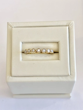 Yellow gold diamond ring Classic Token