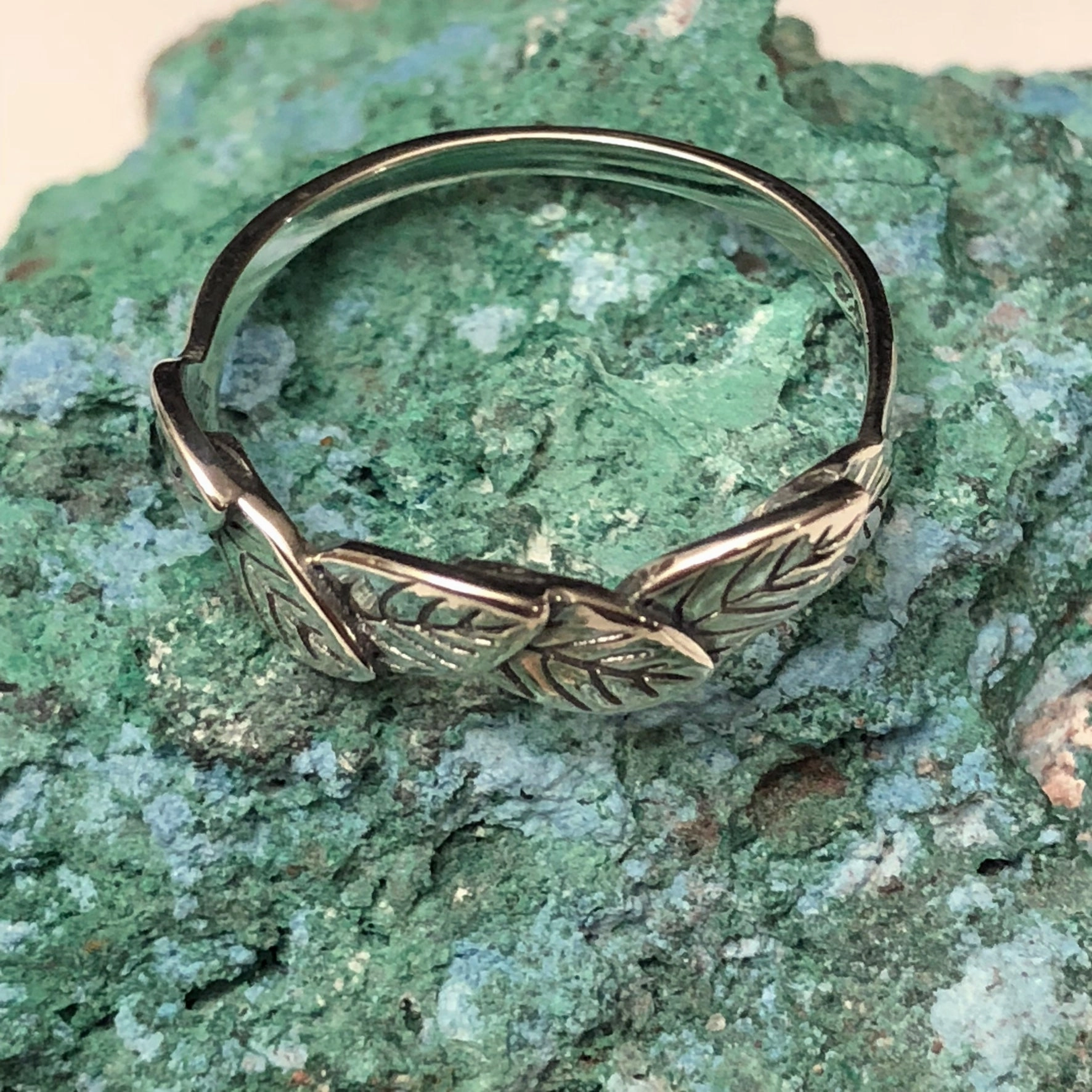 Contemporary Craft Leaf Wreath Ring