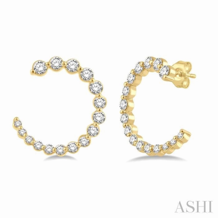 Handcrafted Work 3/4 Ctw Graduated Round Cut Diamond Open Hoop Earring in 14K Yellow Gold