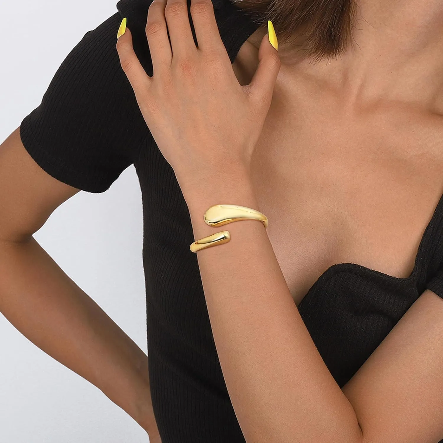 ORAZIO Gold Bangles for Women - 14K Gold Plated Cuff Bangle Bracelets Wide Chunky Gold Bracelet Waterdrop Open Wrist Cuff Bracelet Stretchable Thick Gold Bangles Irregular Twisted Womens Bangles Bracelets