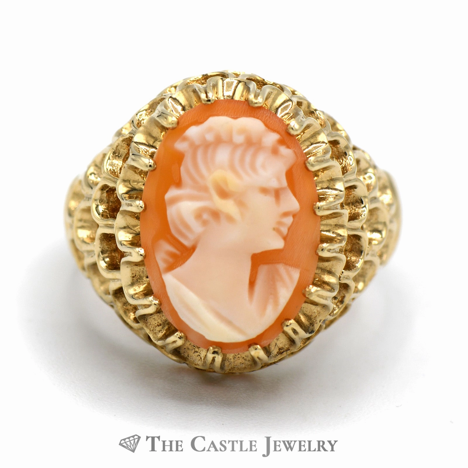 Luxury Craft Oval Shaped Cameo Ring in 10k Yellow Gold Scalloped Mounting