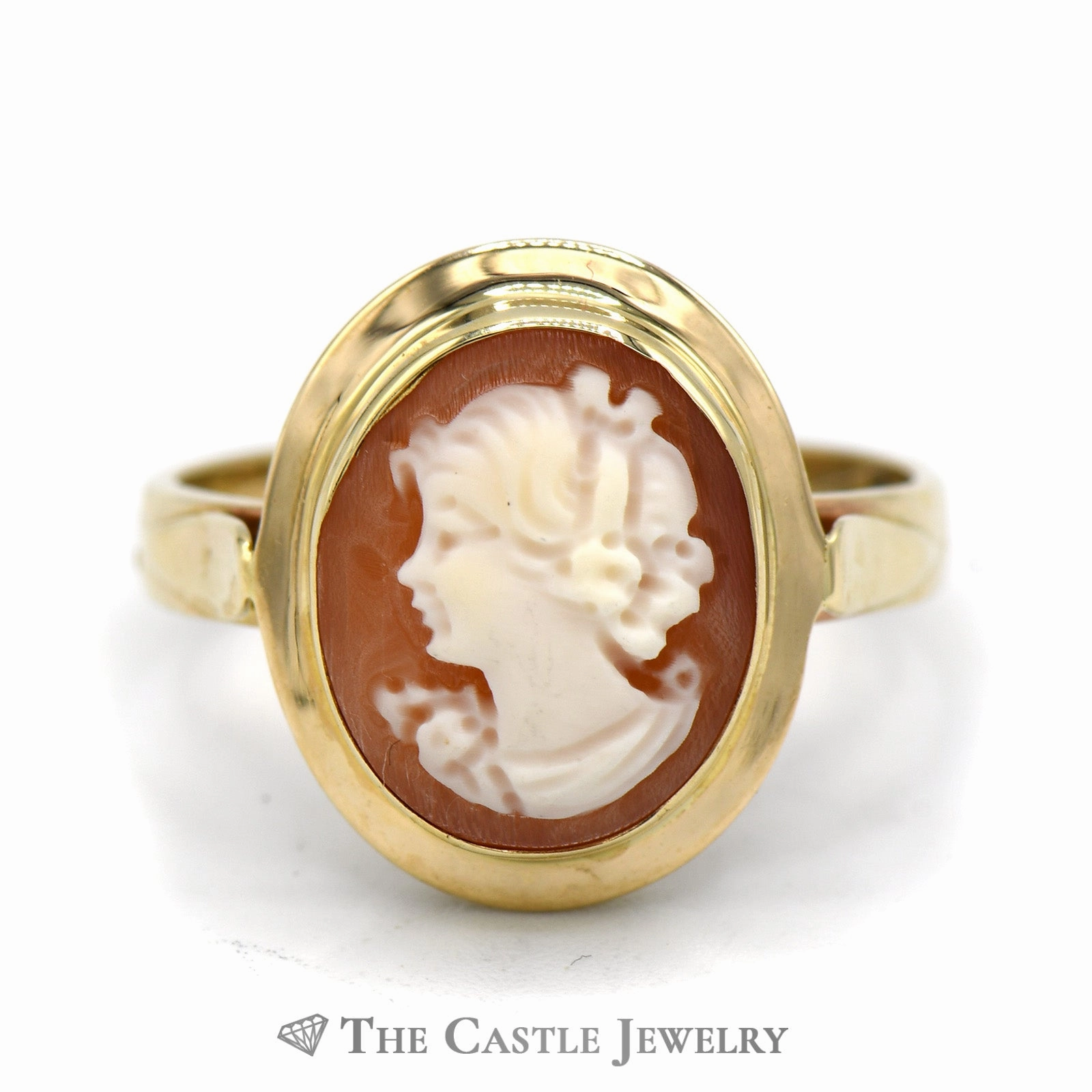 Wonderful Gift Casual Outfit Oval Shaped Cameo Ring with Polished Bezel in 14k Yellow Gold