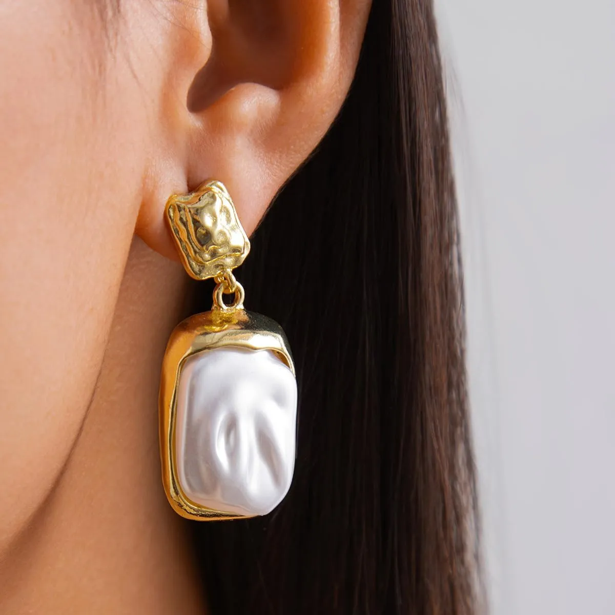 Pearl Drop Dangle Earrings for Women Irregular Pearl Earrings Liquid Wrinkle Pearl Earrings Hypoallergenic Pearl Earrings Dainty Prom Earrings Birthday Gift Jewelry