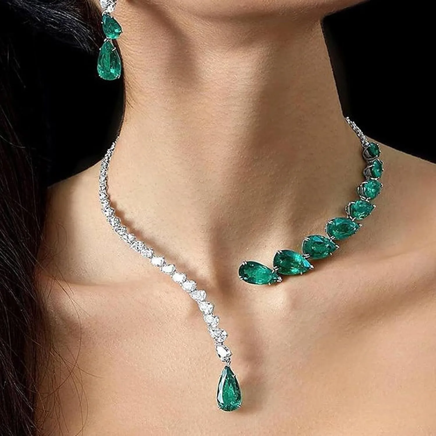 Roe Dolph Rhinestone Choker Necklace Green Crystal Necklace Sparkly Rhinestone Choker Necklace Crystal Teardrop Necklace Adjustable Open Necklace for Women Prom Party Necklaces