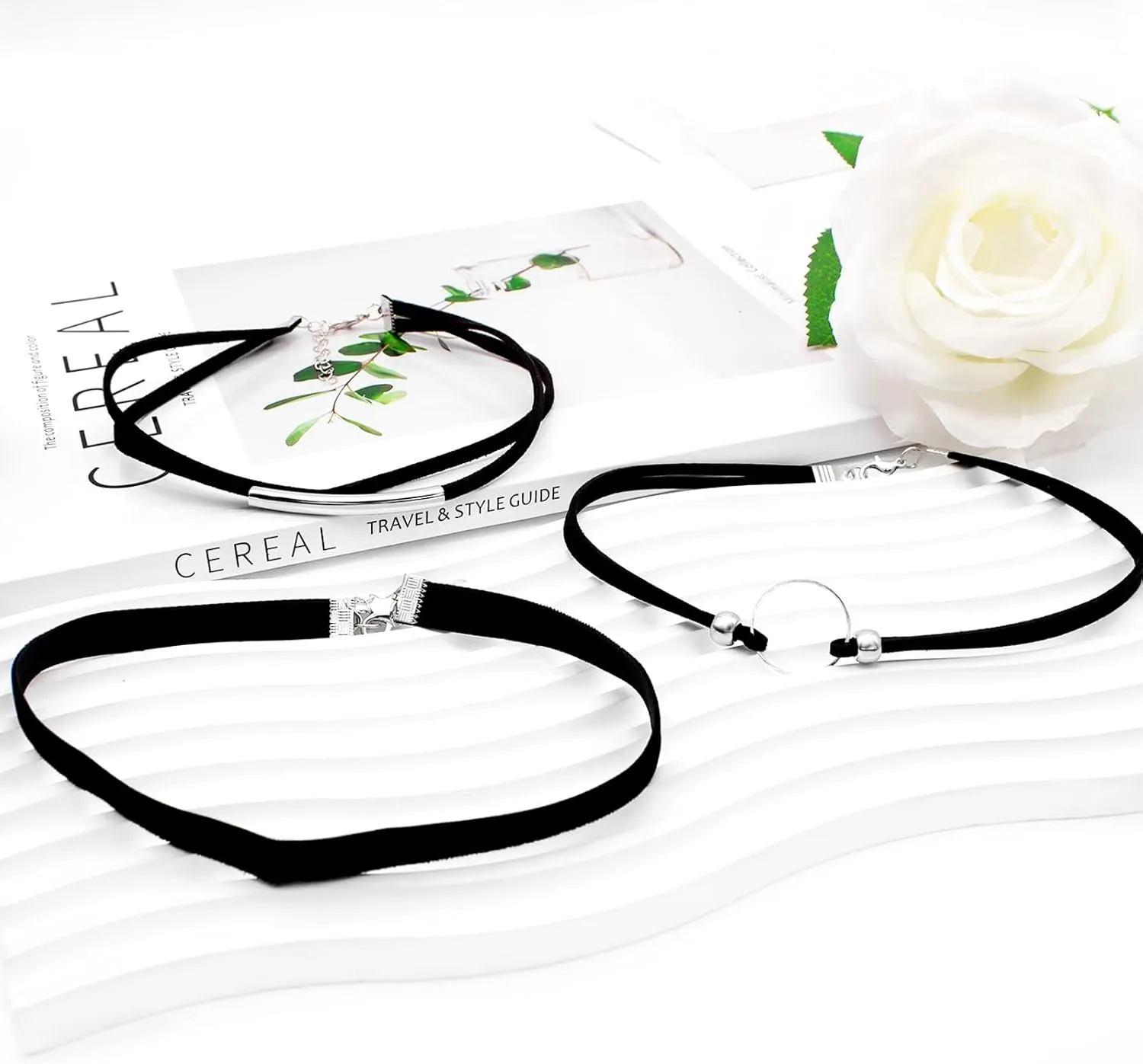 Ronglry 3pcs Black Choker Necklace for Women Black Velvet Choker Set Layered Black Choker Necklaces Classic Chokers for Women Adjustable Gothic Lace Black Collar Necklace for Party Cosplay Christmas Birthday Jewelry Gifts