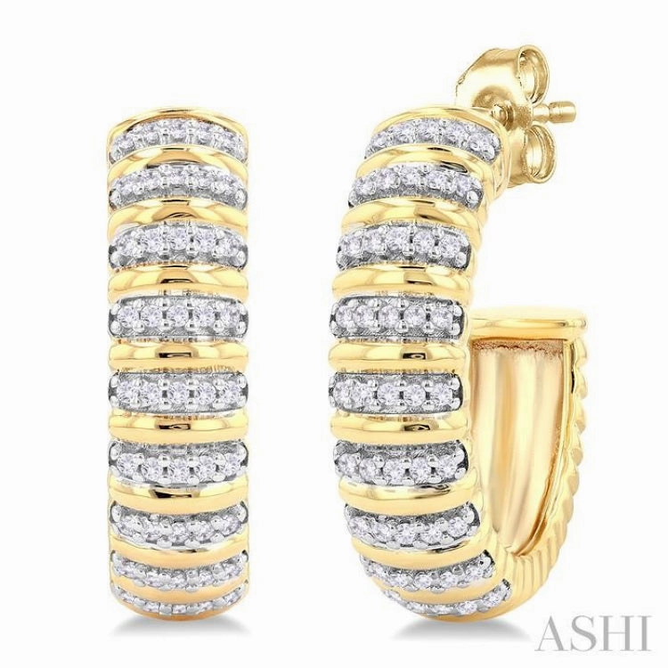 Finest Form 1/4 Ctw Ribbed Round Cut Diamond Half Hoop Earring in 10K Yellow Gold