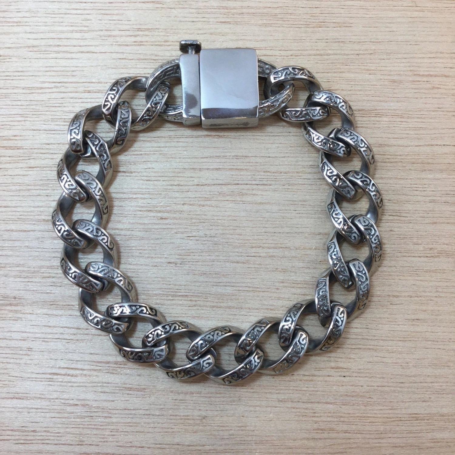 Affordable elegance Avant-Garde Detail Stainless Steel Bracelet