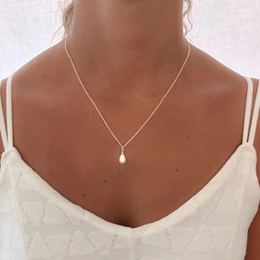 Teardrop Shell Pearl Necklace Urban Friend