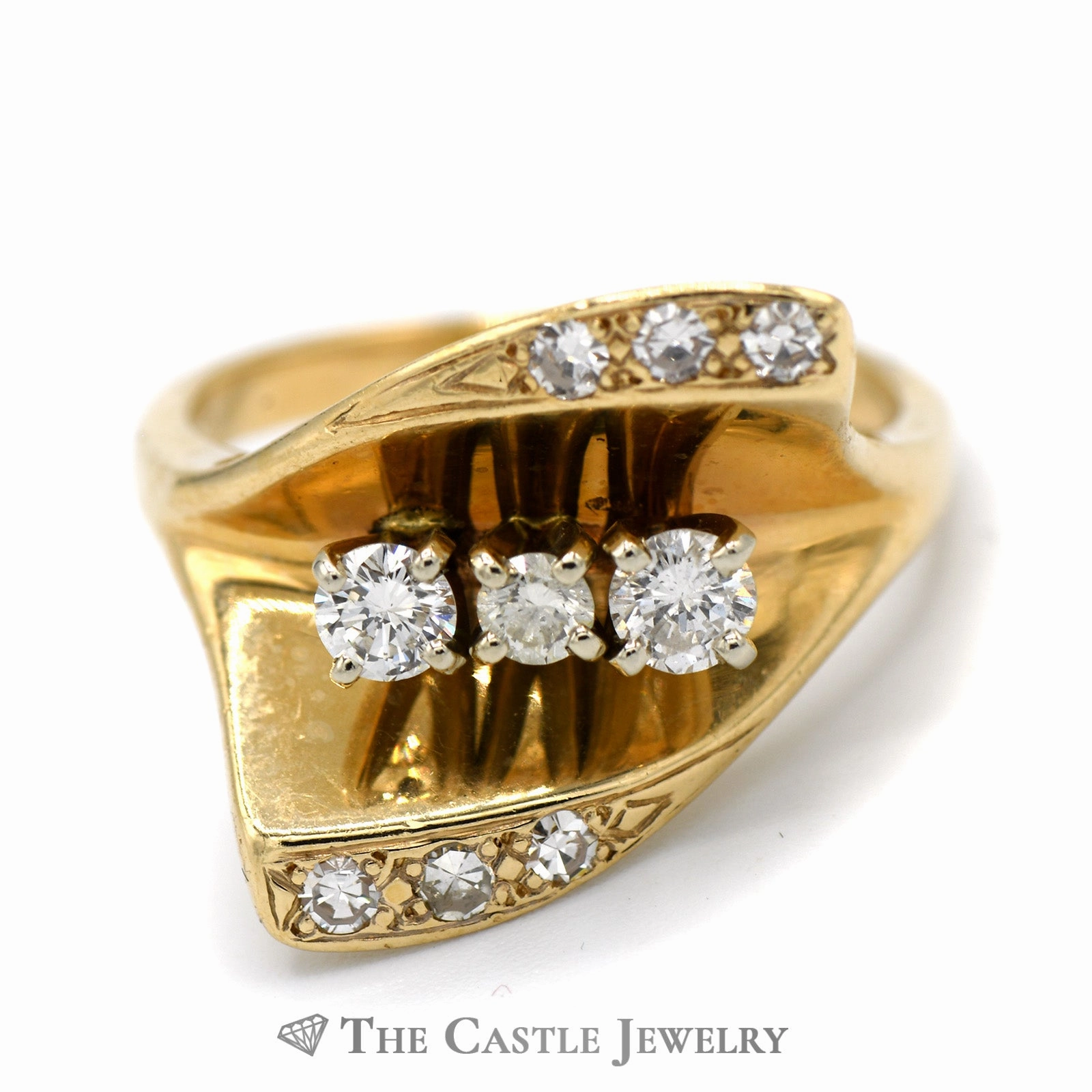 Stylish Set Fashionable Style Unique Concaved Diamond Cluster Ring in 14k Yellow Gold