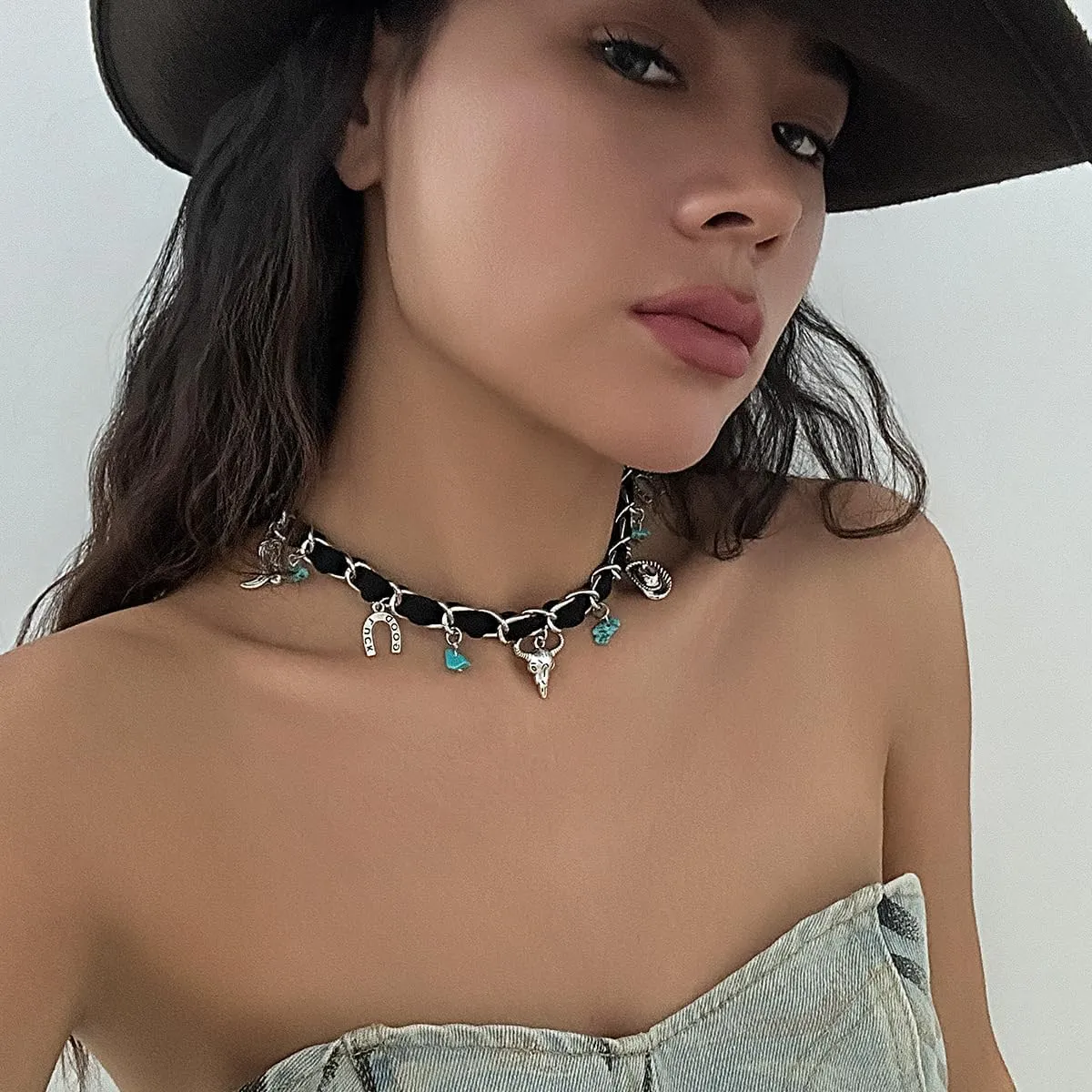 Western Turquoise Choker Necklace for Women Gothic Black Choker Necklaces Boho Summer Cowgirl Rodeo Country Concert Outfits Jewelry Accessories